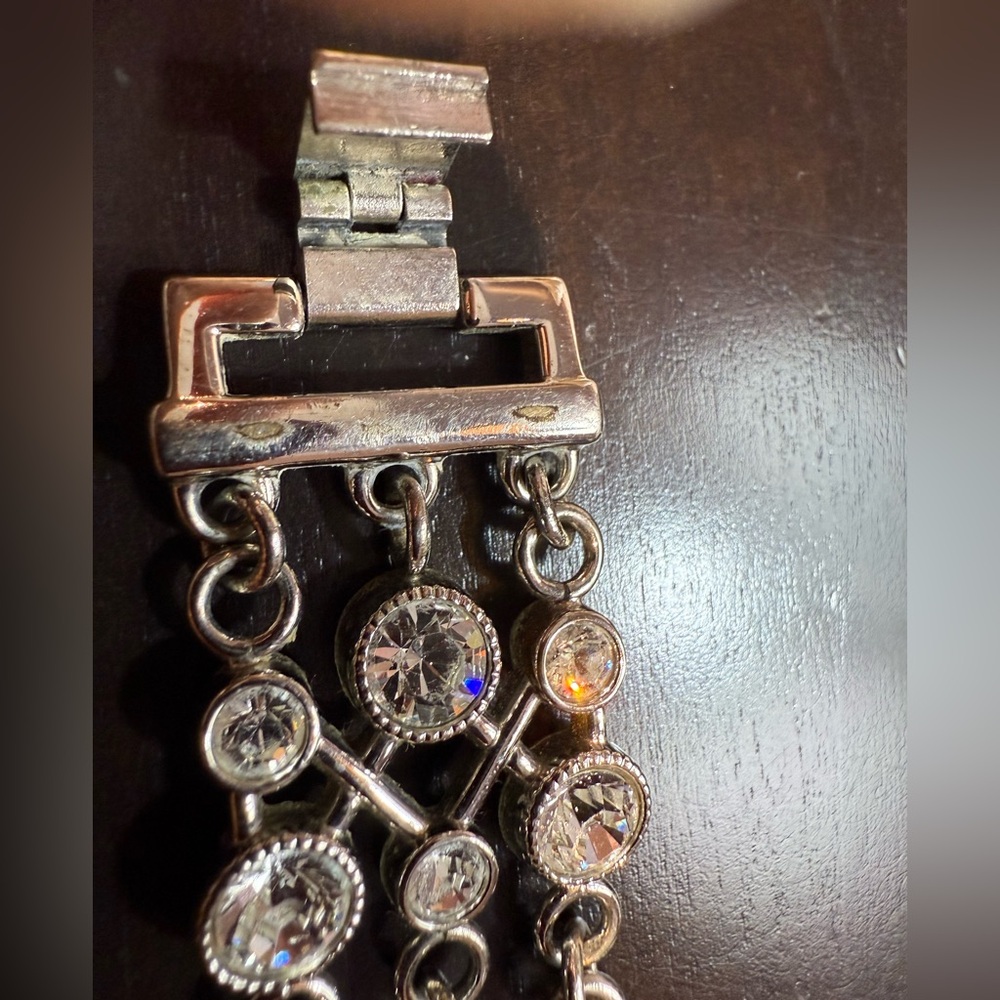 FINAL PRICE Guess Women's Silver Tone  Watch - Picture 6 of 6